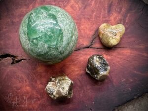 Garnet (Green) / Green (Grossular) Garnet